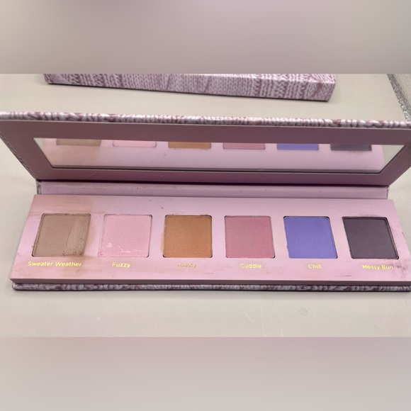 ⭐️Dominique cosmetics sweater weather eyeshadow palette NWT - Picture 5 of 5